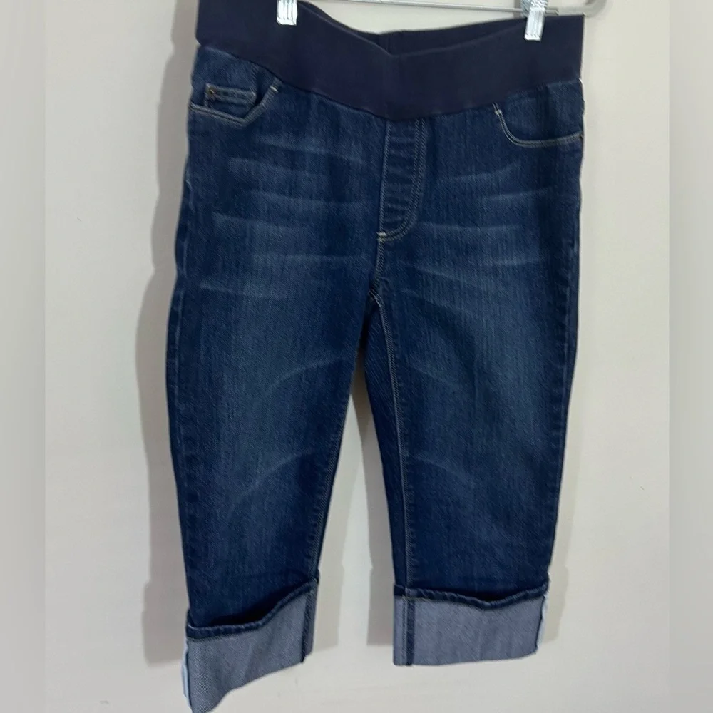 American Star Maternity sz med jean Capri with rolled up bottoms